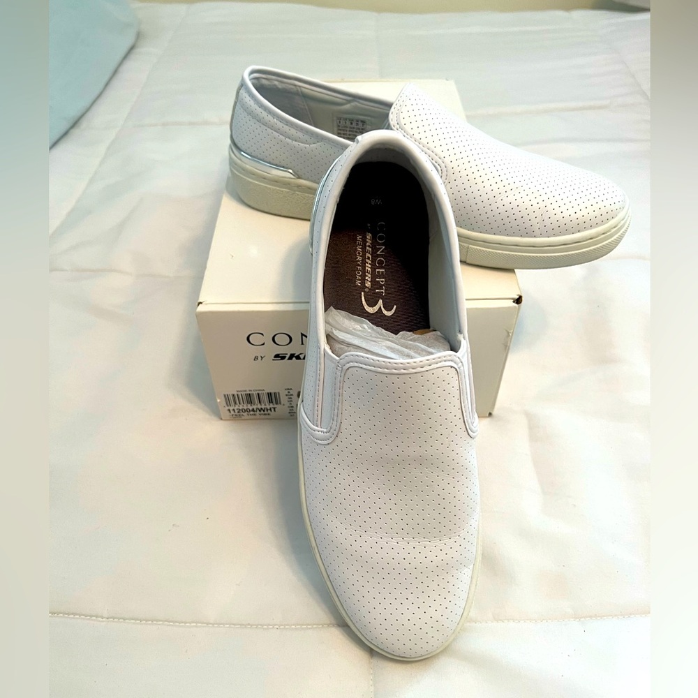 Concept 3 by Sketchers Feel The Vibe Slip on Sneaker Women’s size 8